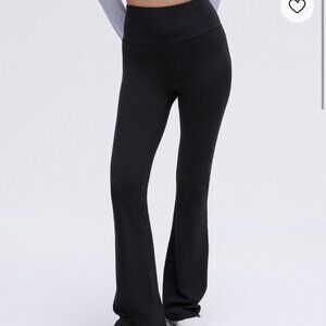 Lululemon Groove Super High Rise Flared Pant Nulu fabric black size 2